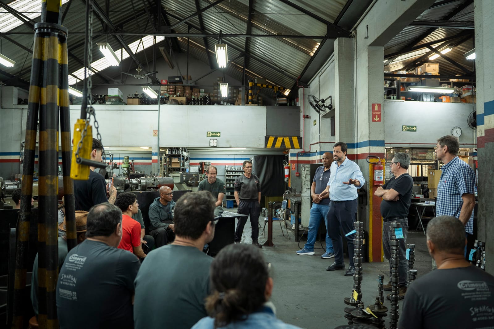 Em visita à Retífica na Vila Rami, Luiz Fernando debate os desafios da indústria